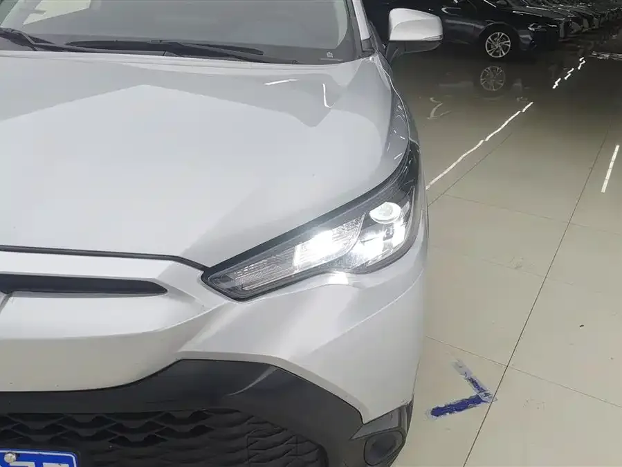 Toyota Frontlander Fenglanda 2022 2.0L CVT Elite Edition 2022 — миниатюра 5