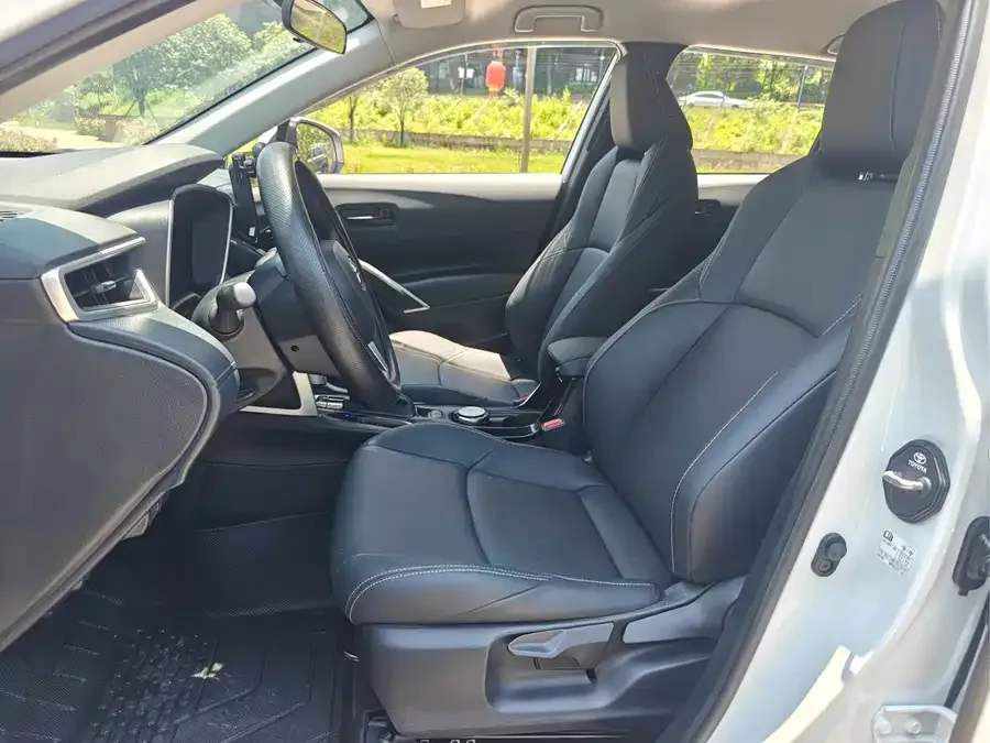 Toyota Frontlander Fenglanda 2024 2.0L CVT Elite Plus Edition 2025 — миниатюра 2