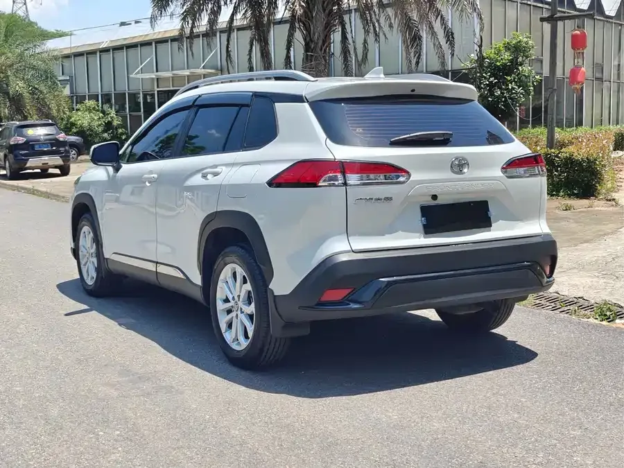Toyota Frontlander Fenglanda 2024 2.0L CVT Elite Plus Edition 2025 — миниатюра 3