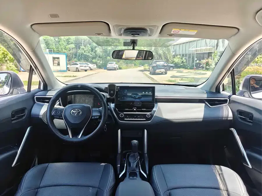 Toyota Frontlander Fenglanda 2024 2.0L CVT Elite Plus Edition 2025 — миниатюра 4