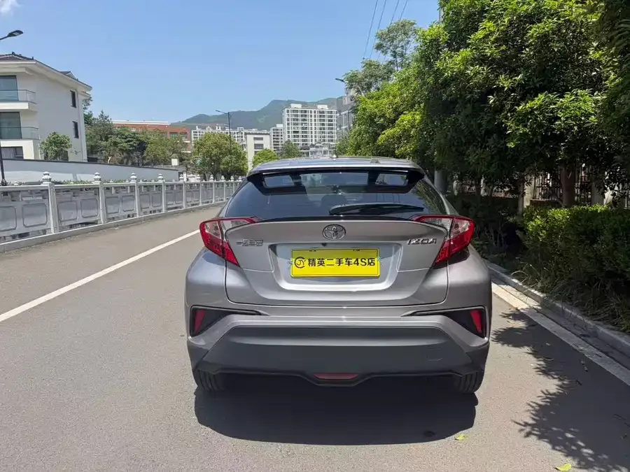 Toyota IZOA Yize IZOA 2021 2.0L Yixing Edition 2022 — миниатюра 5