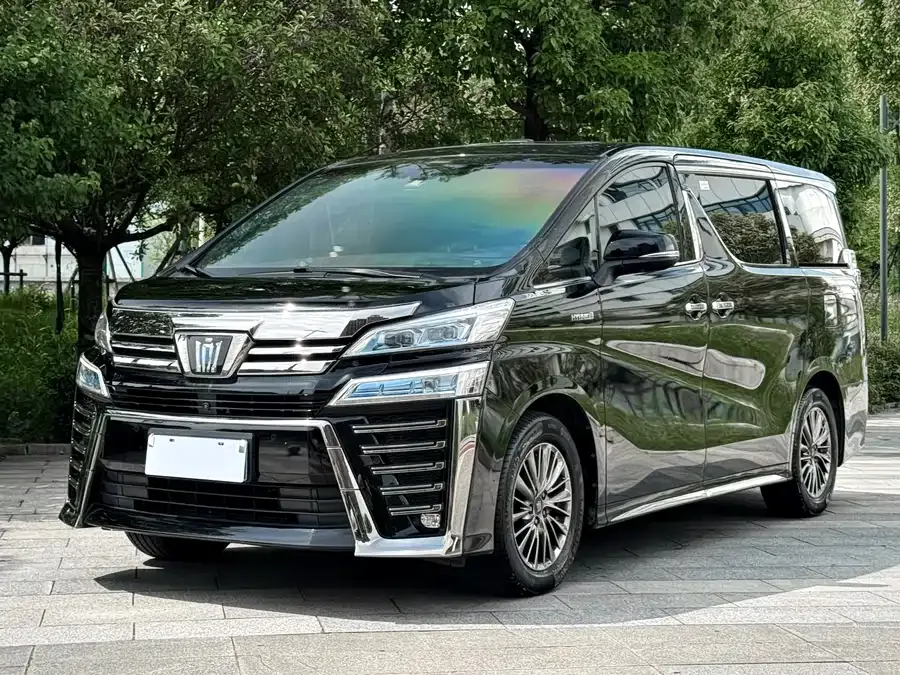 Toyota Crown Vellfire 2022