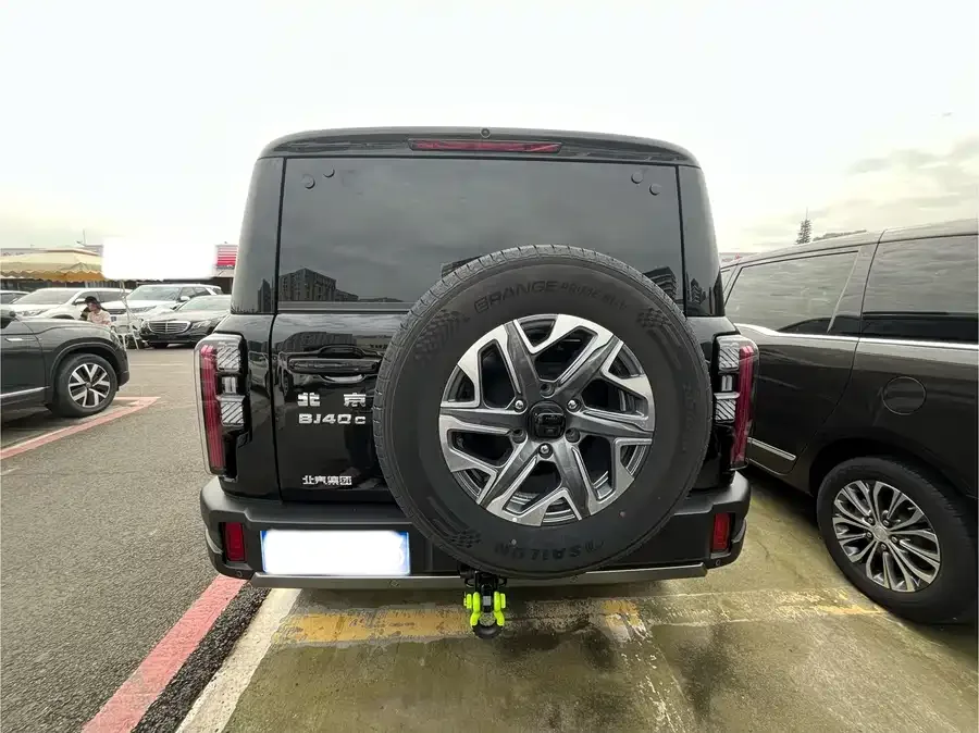 BAIC BJ40 Beijing BJ40 2026 2.0T Standard Edition with IMAX Screen 2025 — миниатюра 5