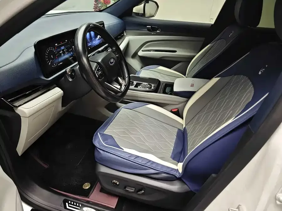 Ford Lingrui 2022 EcoBoost 170 Premium Edition 2023 — миниатюра 2
