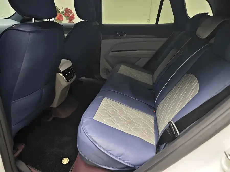 Ford Lingrui 2022 EcoBoost 170 Premium Edition 2023 — миниатюра 4