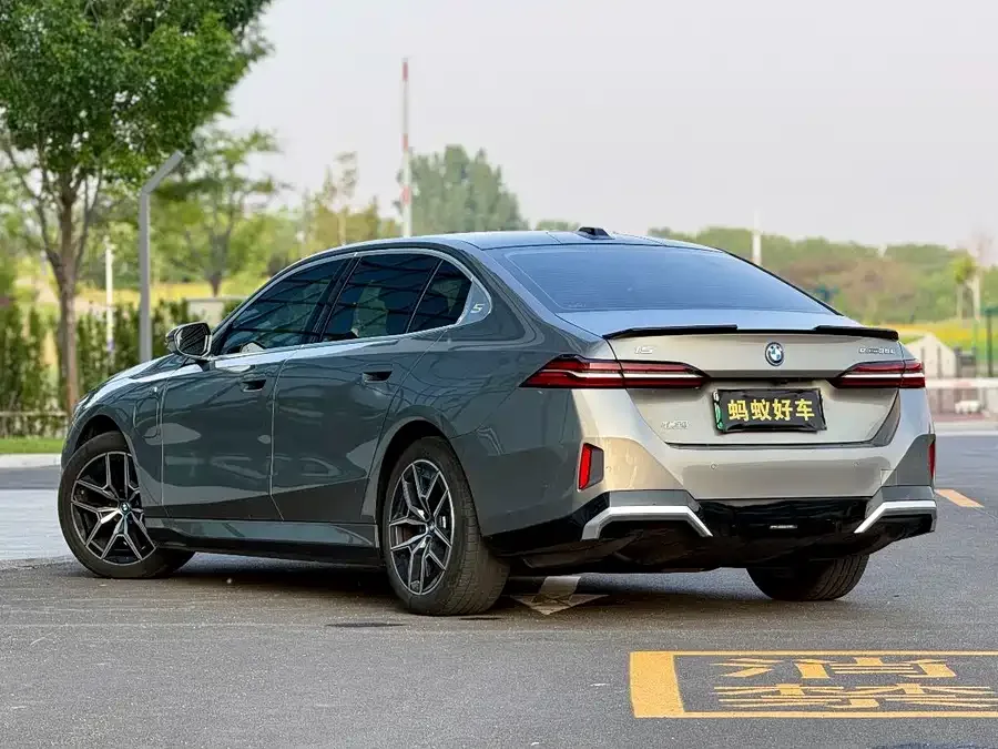 BMW i5 2024 eDrive 35L M Sport Package 2024 — миниатюра 2