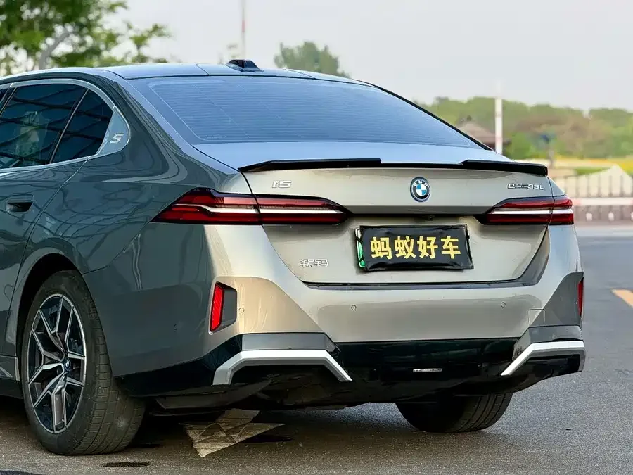 BMW i5 2024 eDrive 35L M Sport Package 2024 — миниатюра 4