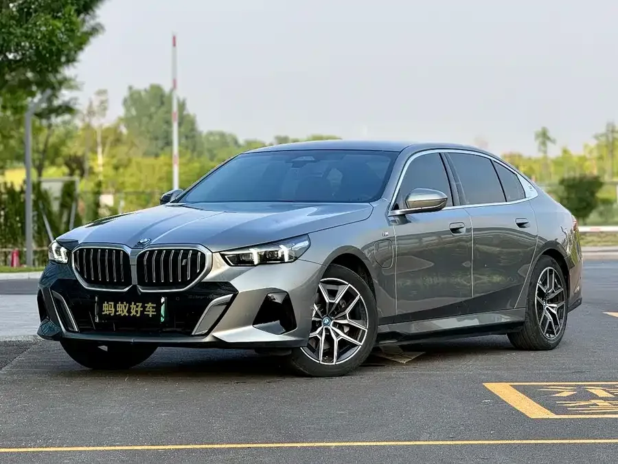 BMW i5 2024 eDrive 35L M Sport Package 2024 — фото 1, купить с доставкой в Москву