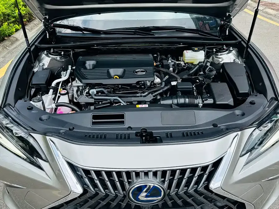 Lexus ES 2021 300h Executive Edition 2023 — миниатюра 3