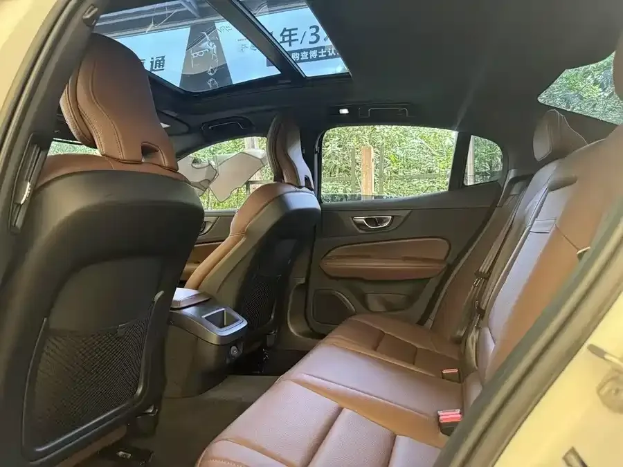 Volvo S60 2024 B4 Zhiyuan Luxury Edition 2024 — миниатюра 5