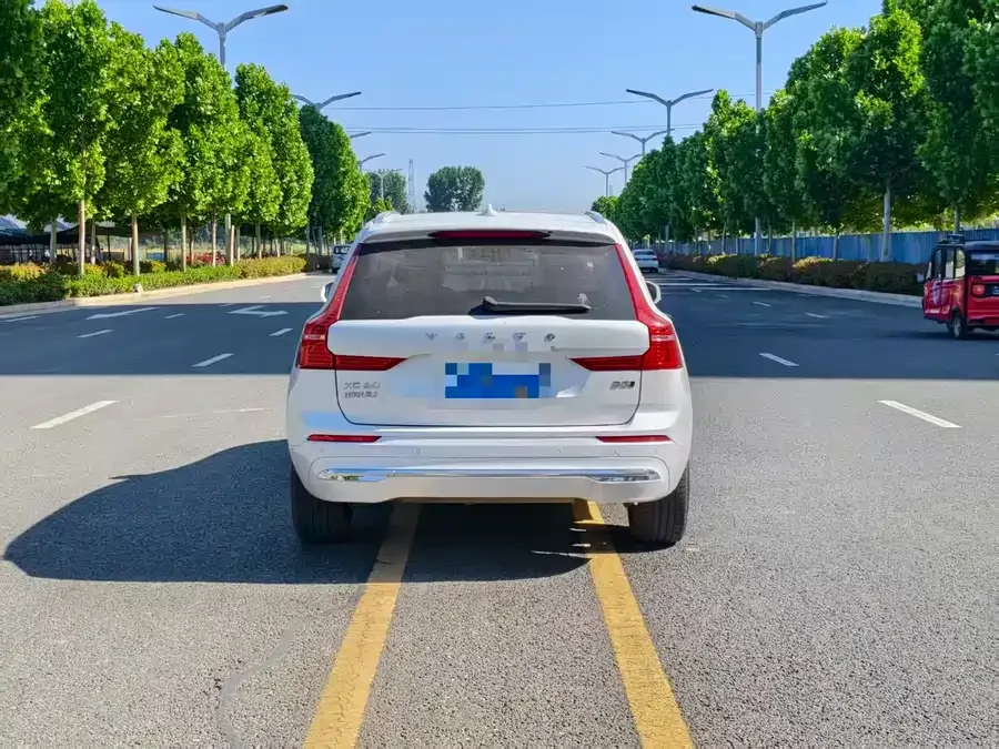 Volvo XC60 2023 B5 4WD Zhiyuan Luxury Edition 2023 — миниатюра 5