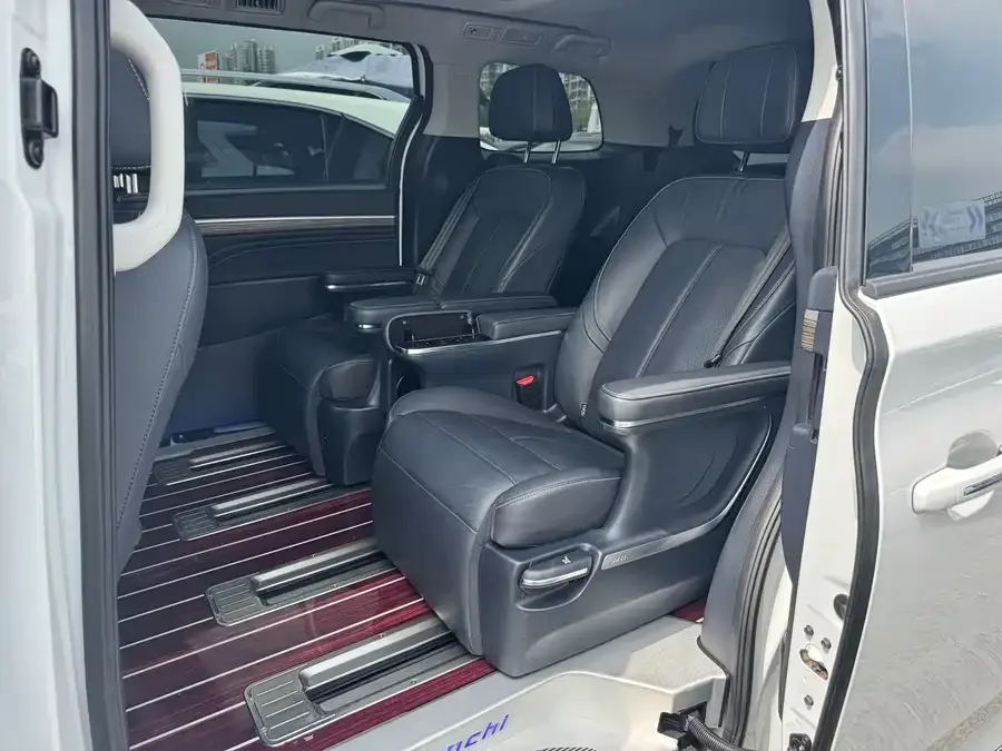GAC Trumpchi M8 Trumpchi M8 2023 Lead Show Series 390T Extreme Edition 2023 — миниатюра 3