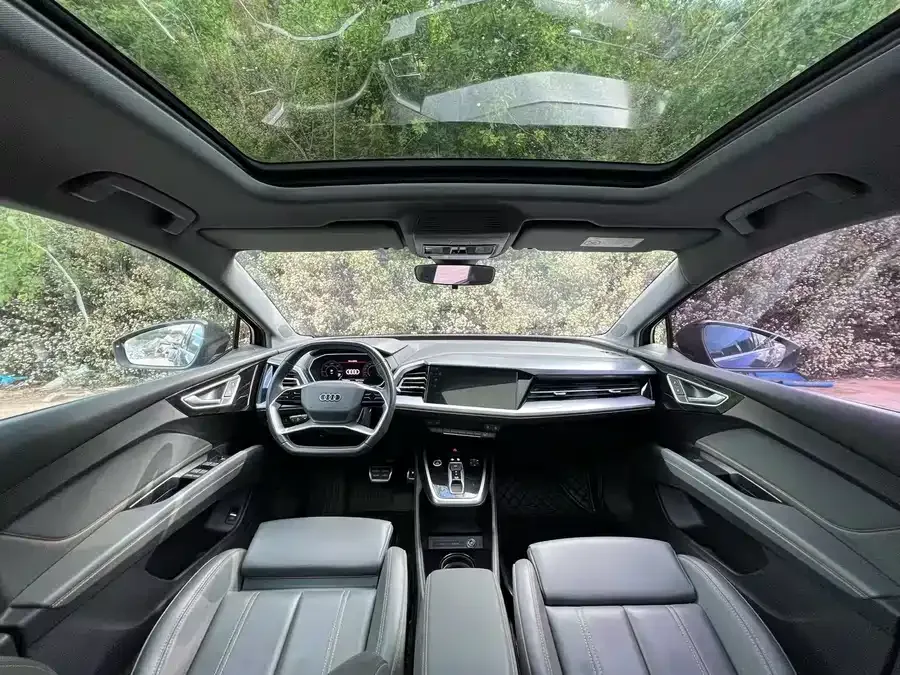 Audi Q4 e-tron 2024 40 e-tron Creative Edition 2024 — миниатюра 2