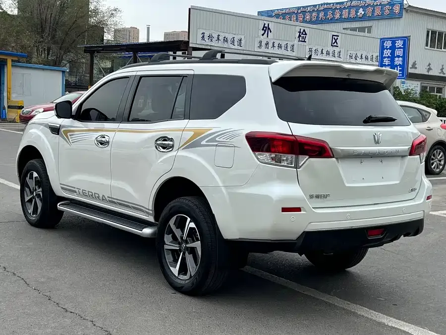Dongfeng Paladin Paladin 2023 2.0T Gasoline 4WD Premium Edition 2023 — миниатюра 5
