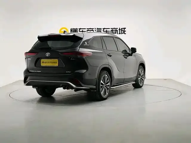 Toyota Crown Land Crown Land 2024 2.5L HEV 4WD Deluxe Edition 2025 — миниатюра 2