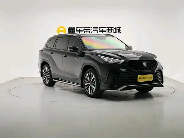 Toyota Crown Land 2025