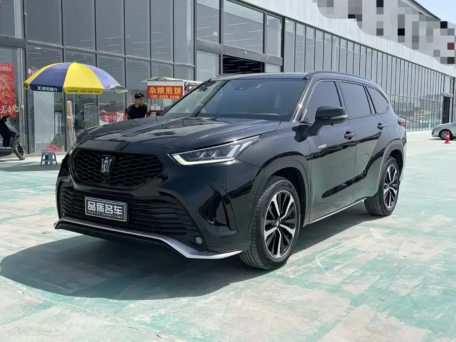 Toyota Crown Land 2024