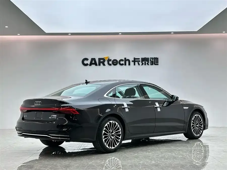 Audi A7L 2024 45 TFSI Luxury Edition 2024 — миниатюра 2