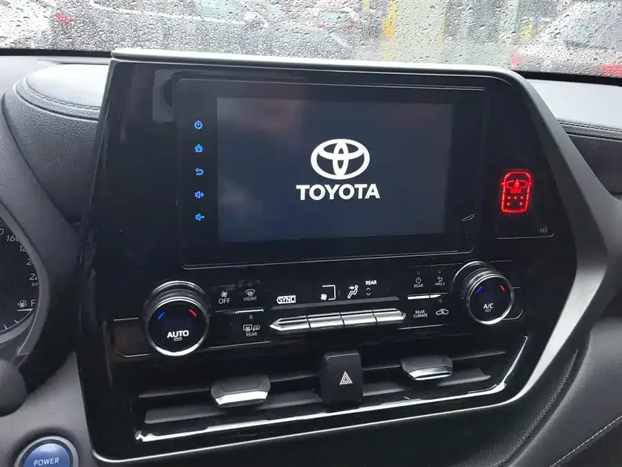Toyota Crown Land Crown Land 2021 2.5L HEV 4WD Elite Edition 2022 — миниатюра 4