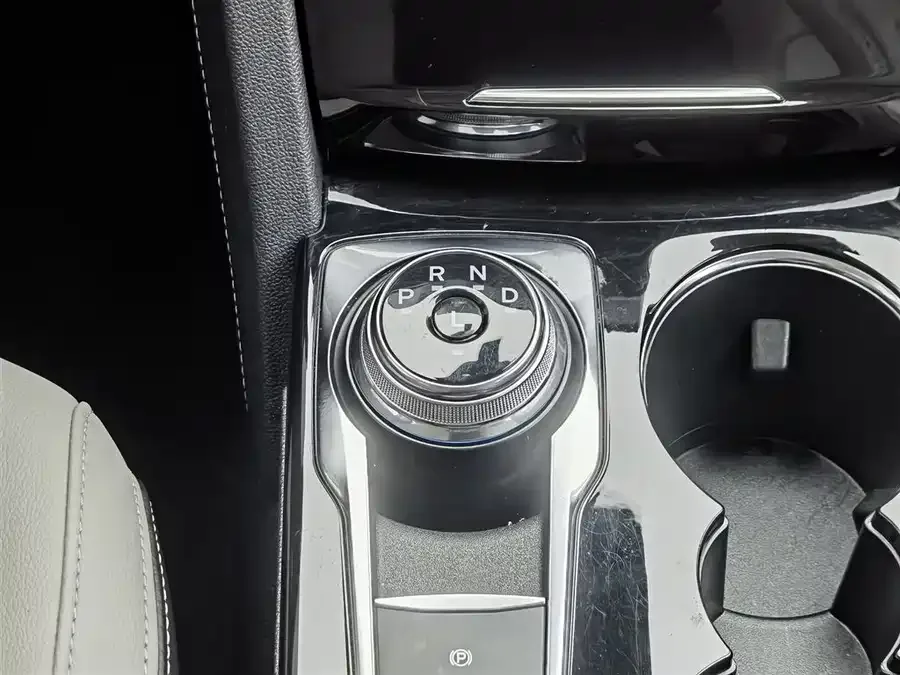 Ford Edge 2024 EcoBoost 245 2WD Premium Edition 2024 — миниатюра 4