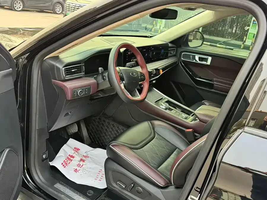 Ford Explorer Explorer 2023 EcoBoost 285 4WD Titanium Edition 7 Seaters 2024 — миниатюра 4