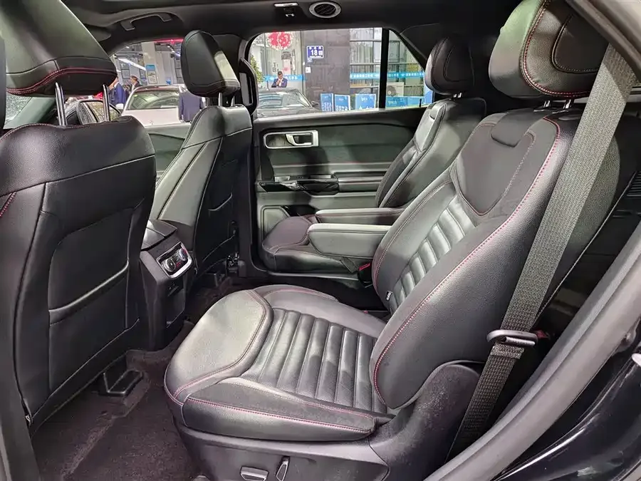 Ford Explorer Explorer 2023 EcoBoost 285 4WD ST-LINE 6 Seaters 2023 — миниатюра 5