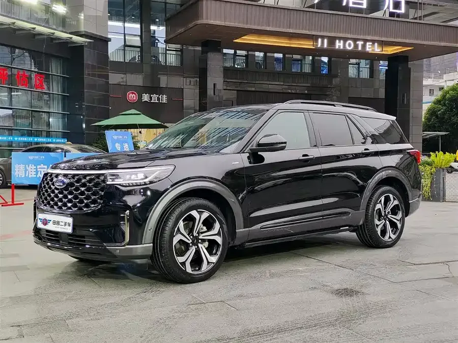 Ford Explorer 2023