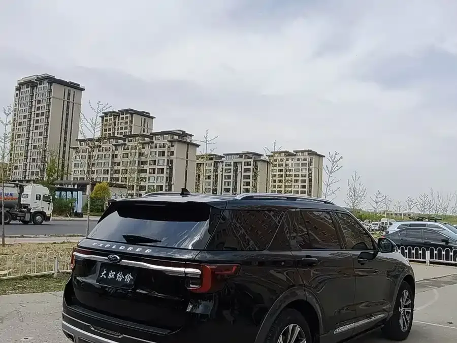 Ford Explorer Explorer 2023 EcoBoost 285 4WD Fashion Plus Edition 7 Seaters 2023 — миниатюра 3