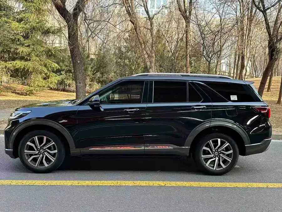 Ford Explorer Explorer 2023 EcoBoost 285 4WD Titanium Edition 7 Seaters 2023 — миниатюра 5