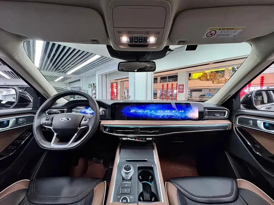 Ford Explorer Explorer 2023 EcoBoost 285 4WD Titanium Edition 6 Seaters 2023 — миниатюра 5