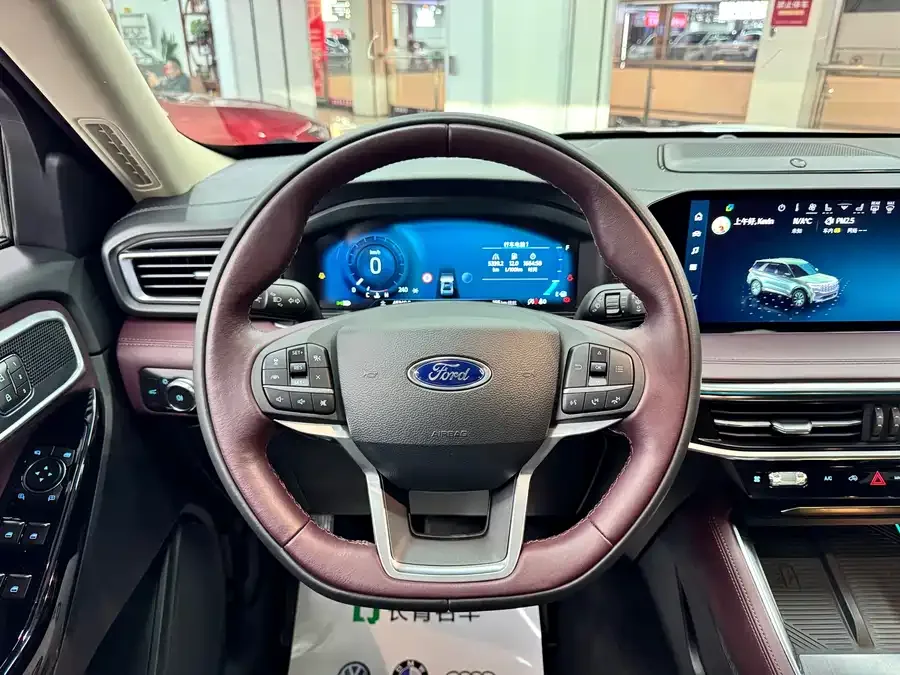 Ford Explorer Explorer 2023 EcoBoost 285 4WD Titanium Edition 6 Seaters 2023 — миниатюра 3