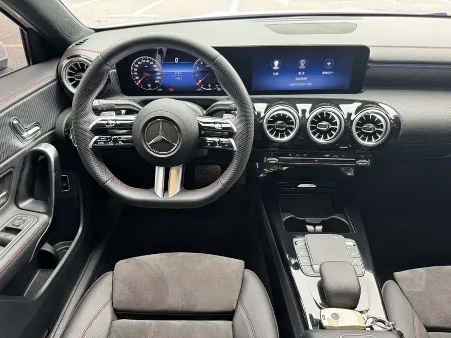 Mercedes-Benz Class A Mercedes-Benz A-Class 2024 A 200 L Fashion Edition 2024 — миниатюра 4