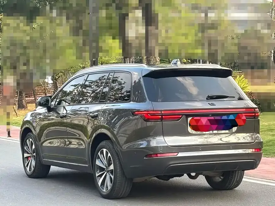 Li Xiang One Ideal ONE 2021 extended range 6-seater version 2022 — миниатюра 3