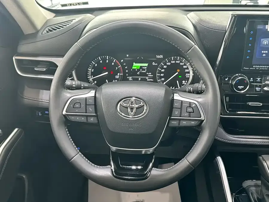 Toyota Highlander Highlander 2022 380T 4WD Luxury Edition 7 Seaters 2023 — миниатюра 3