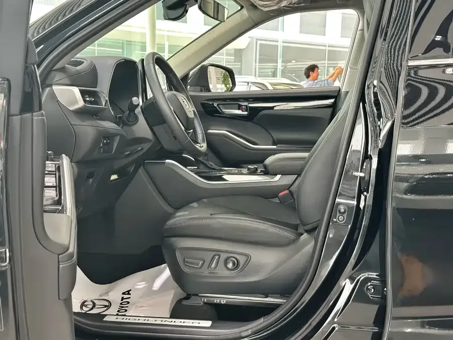 Toyota Highlander Highlander 2022 380T 4WD Luxury Edition 7 Seaters 2023 — миниатюра 5