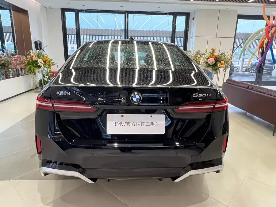 BMW 5 Series BMW 5 Series 2024 530Li Exclusive M Sports Package 2024 — миниатюра 2