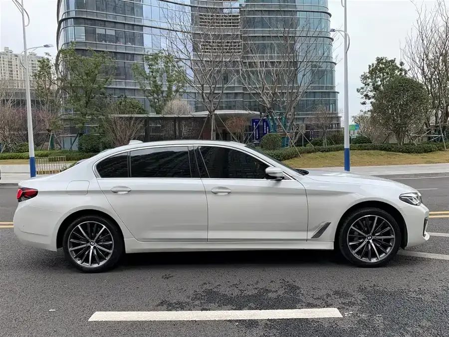BMW 5 Series BMW 5 Series 2022 facelift 3 530Li Exclusive M Sport Package 2022 — миниатюра 3
