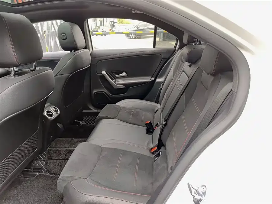 Mercedes-Benz Class A Mercedes-Benz A-Class 2023 A 200 L Fashion Edition 2023 — миниатюра 5