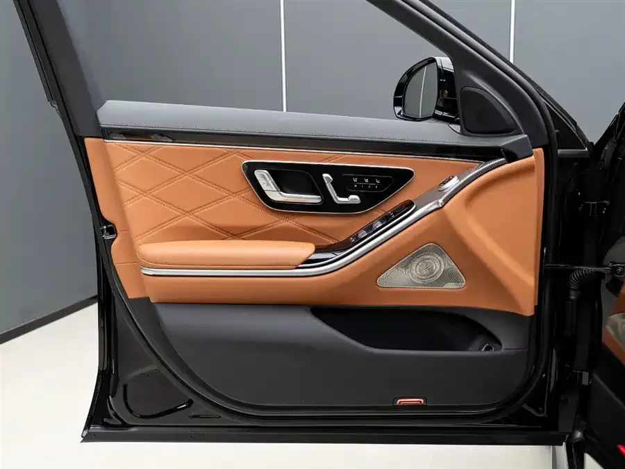 Mercedes-Benz S-Class AMG New Energy Mercedes-Benz S-Class AMG New Energy 2024 AMG S 63 LE Performance 2025 — миниатюра 3