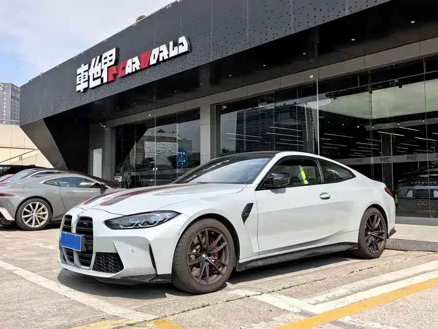 BMW M4 2025