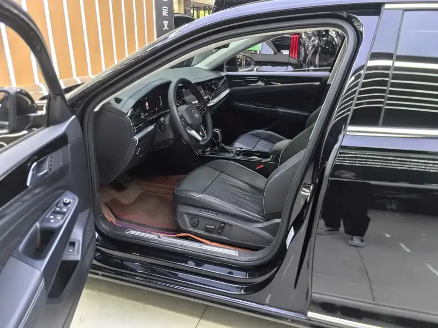 Volkswagen Passat Passat 2023 facelift 330TSI luxury version 2023 — миниатюра 2