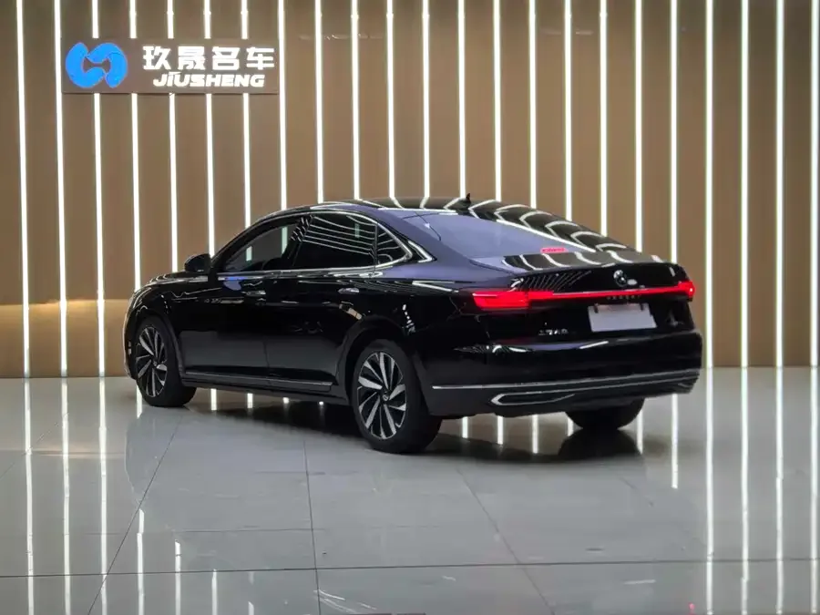 Volkswagen Passat Passat 2023 facelift 330TSI luxury version 2023 — миниатюра 5
