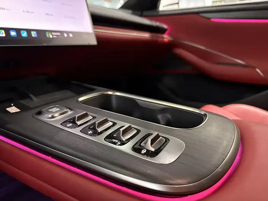 Xiaomi SU7 Xiaomi SU7 2024 four-wheel drive ultra-long battery life high-end intelligent driving Max version 2025 — миниатюра 3