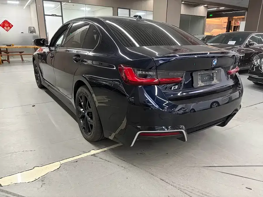 BMW i3 2024 eDrive 35 L 2024 — миниатюра 3