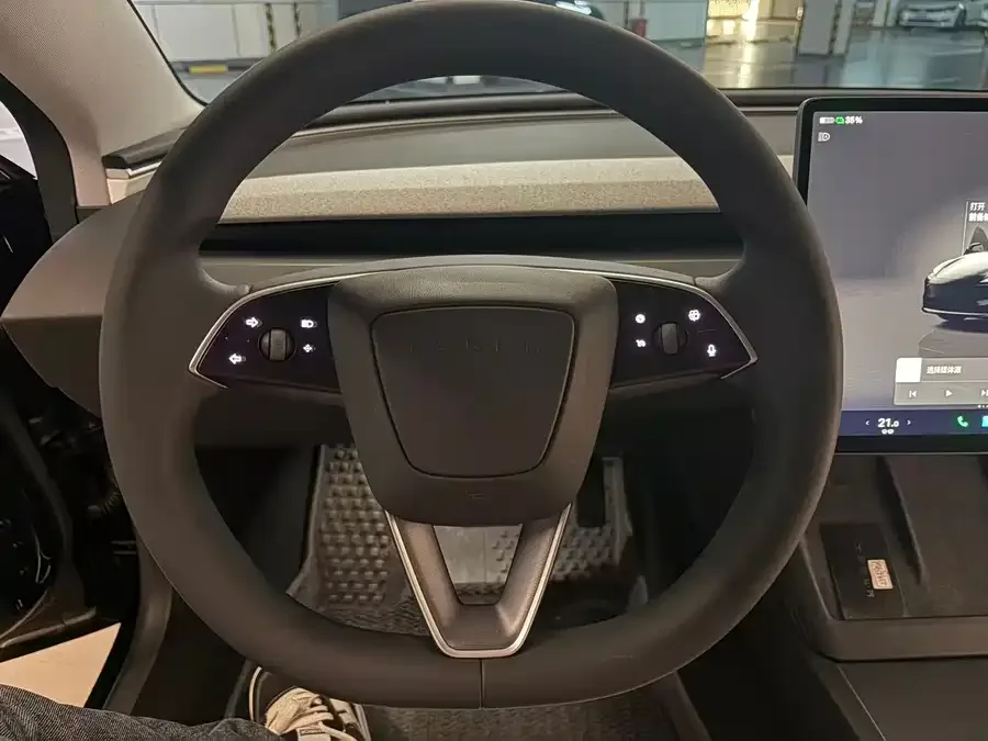 Tesla Model 3 Model 3 2023 Long Range All-Wheel Drive 2023 — миниатюра 4