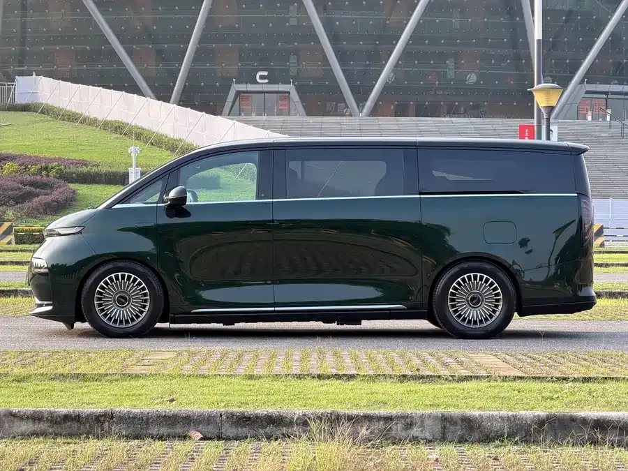 Geely Yizhen L380 Yizhen L380 2025 805km Flagship Edition Four-Wheel Drive 2025 — миниатюра 2