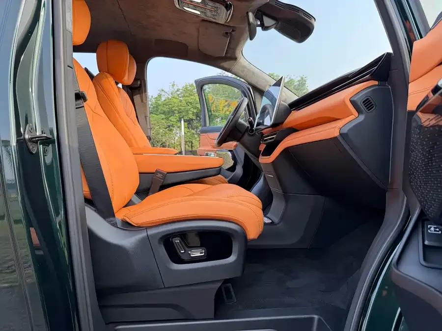 Geely Yizhen L380 Yizhen L380 2025 805km Flagship Edition Four-Wheel Drive 2025 — миниатюра 5