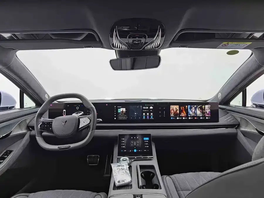 Voyah Lantu light chasing Lantu Light Chasing 2023 All-wheel Drive Flagship Edition 2024 — миниатюра 3