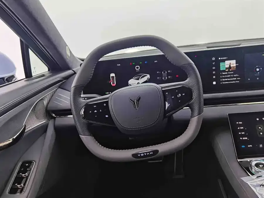Voyah Lantu light chasing Lantu Light Chasing 2023 All-wheel Drive Flagship Edition 2024 — миниатюра 4