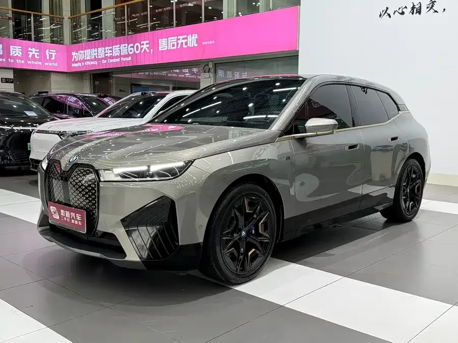 BMW iX M60 2024